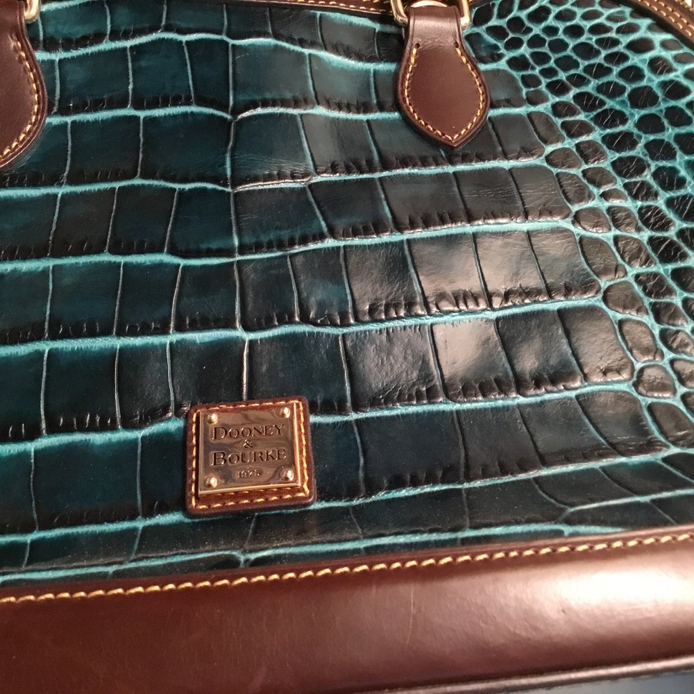 Dooney and Bourke Shoulderbag